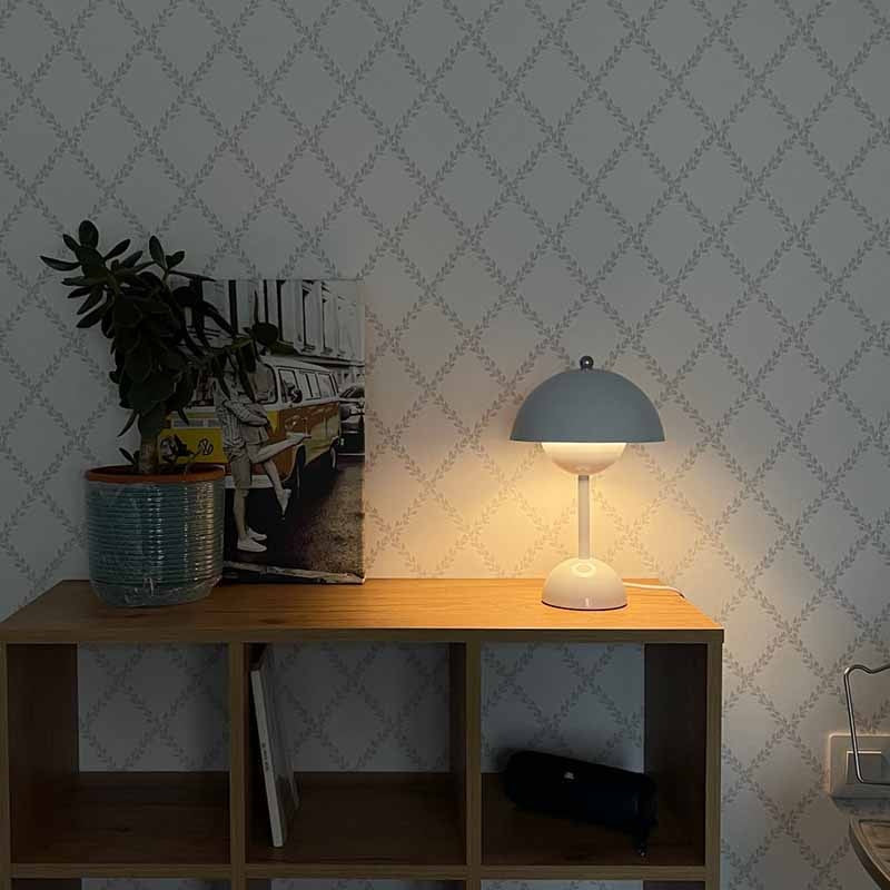 Flower Bud Led Table Lamp 12"